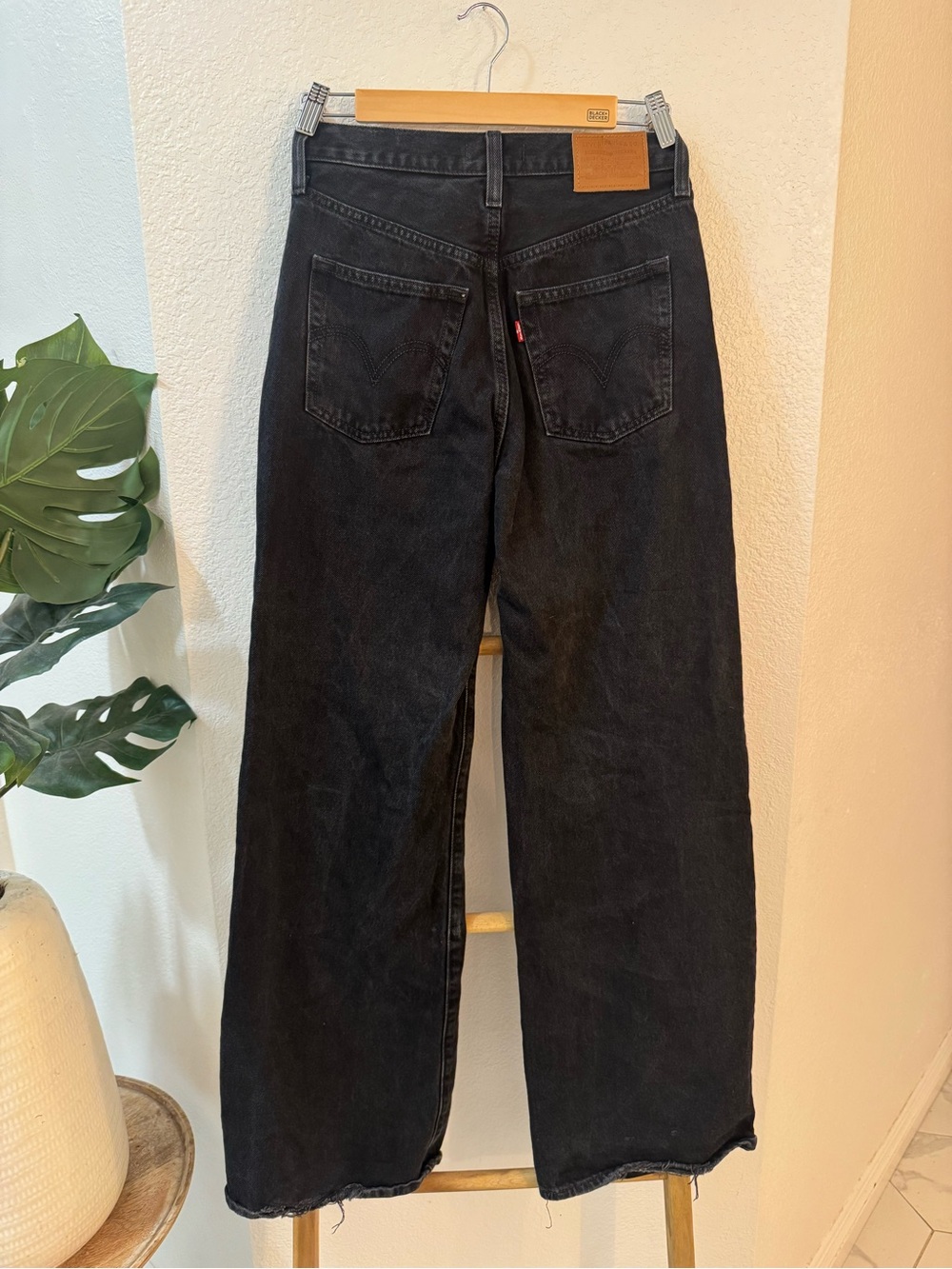 Levi's High-Rise Wide Leg Jeans - Charcoal Black - Picture 10 of 10